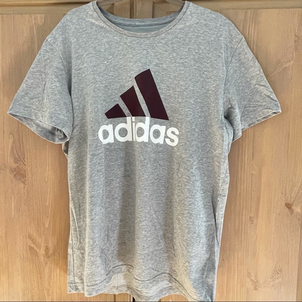 Men’s Adidas grey tee shirt size XL